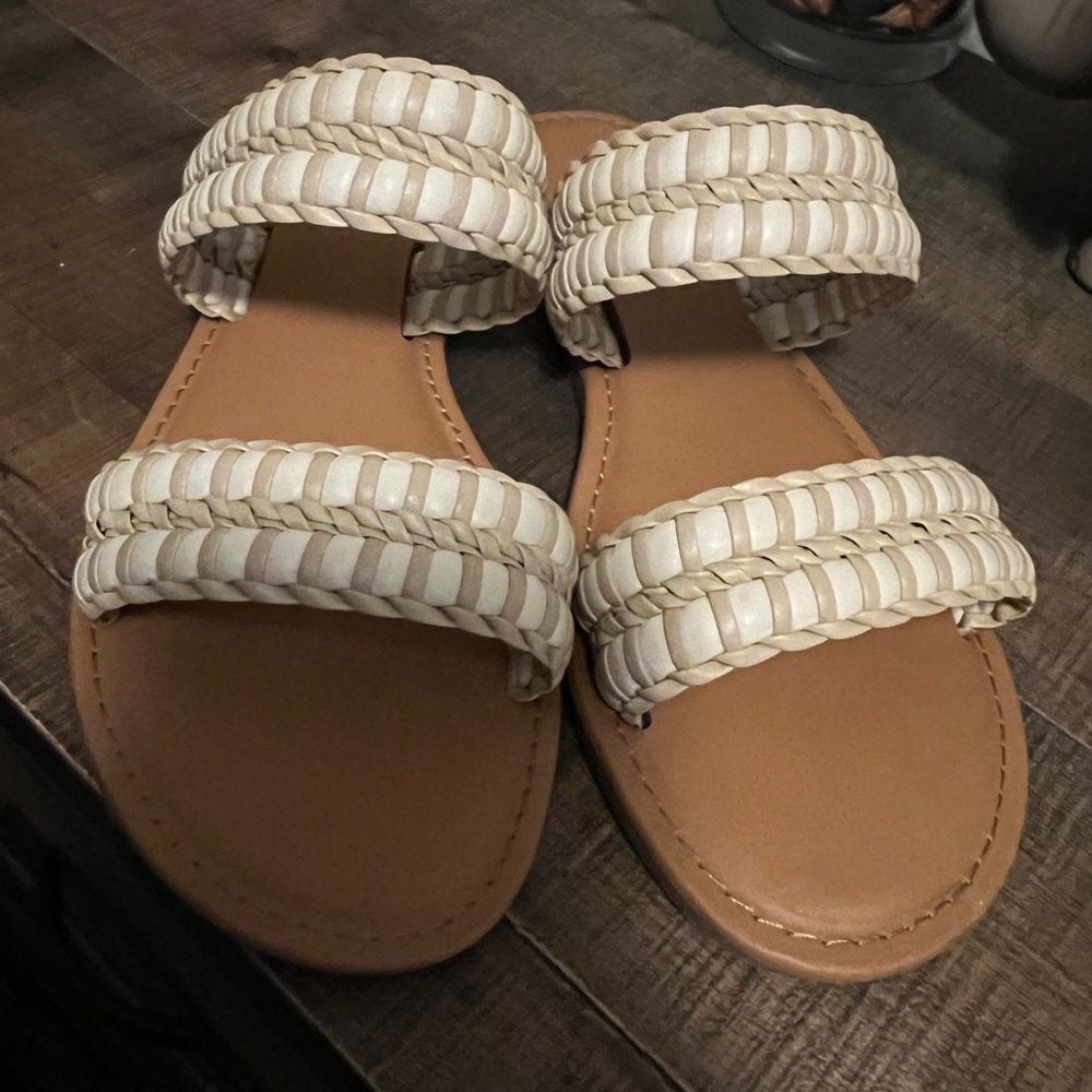 Sandals - Picture 2 of 3